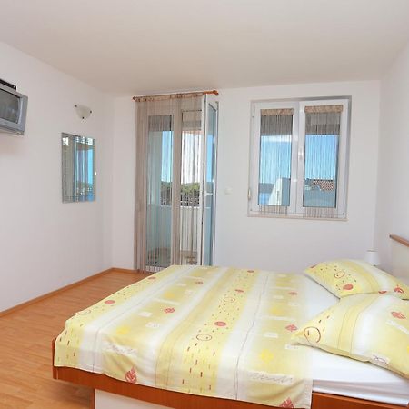 Apartments And Rooms By The Sea Trogir - 16536 Room photo