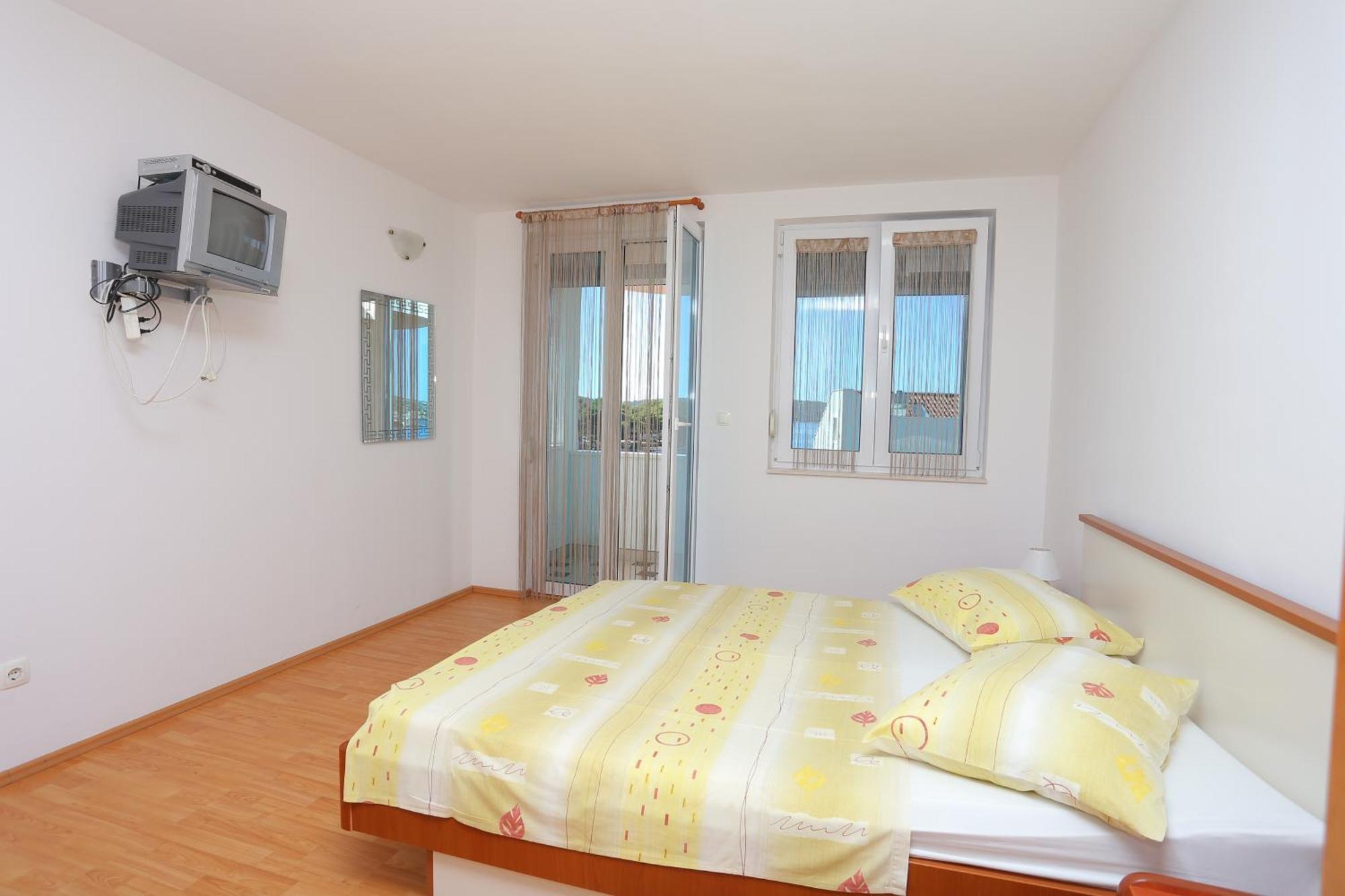 Apartments And Rooms By The Sea Trogir - 16536 Room photo