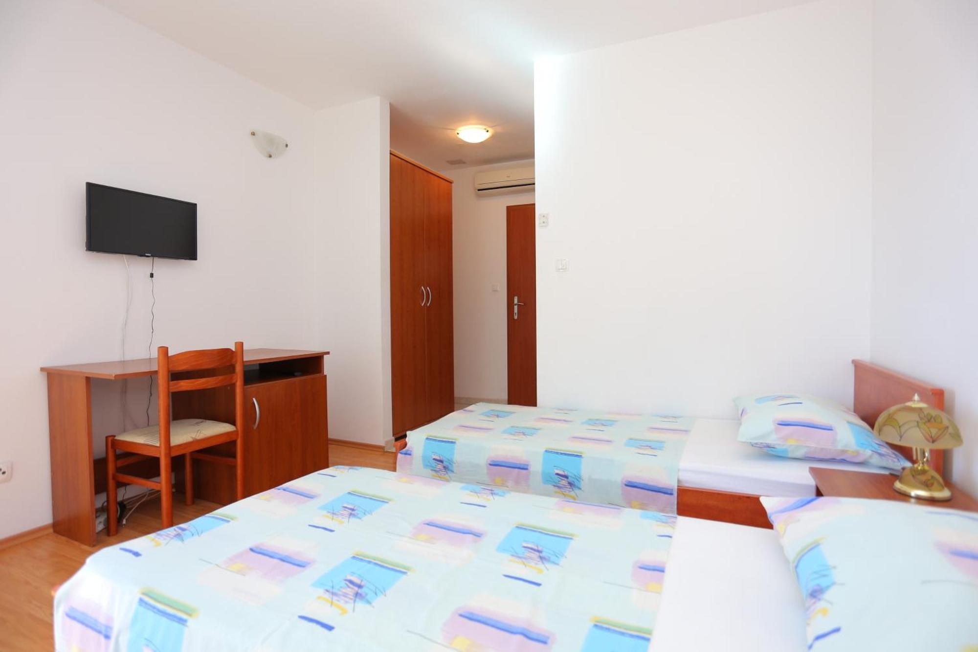 Apartments And Rooms By The Sea Trogir - 16536 Room photo