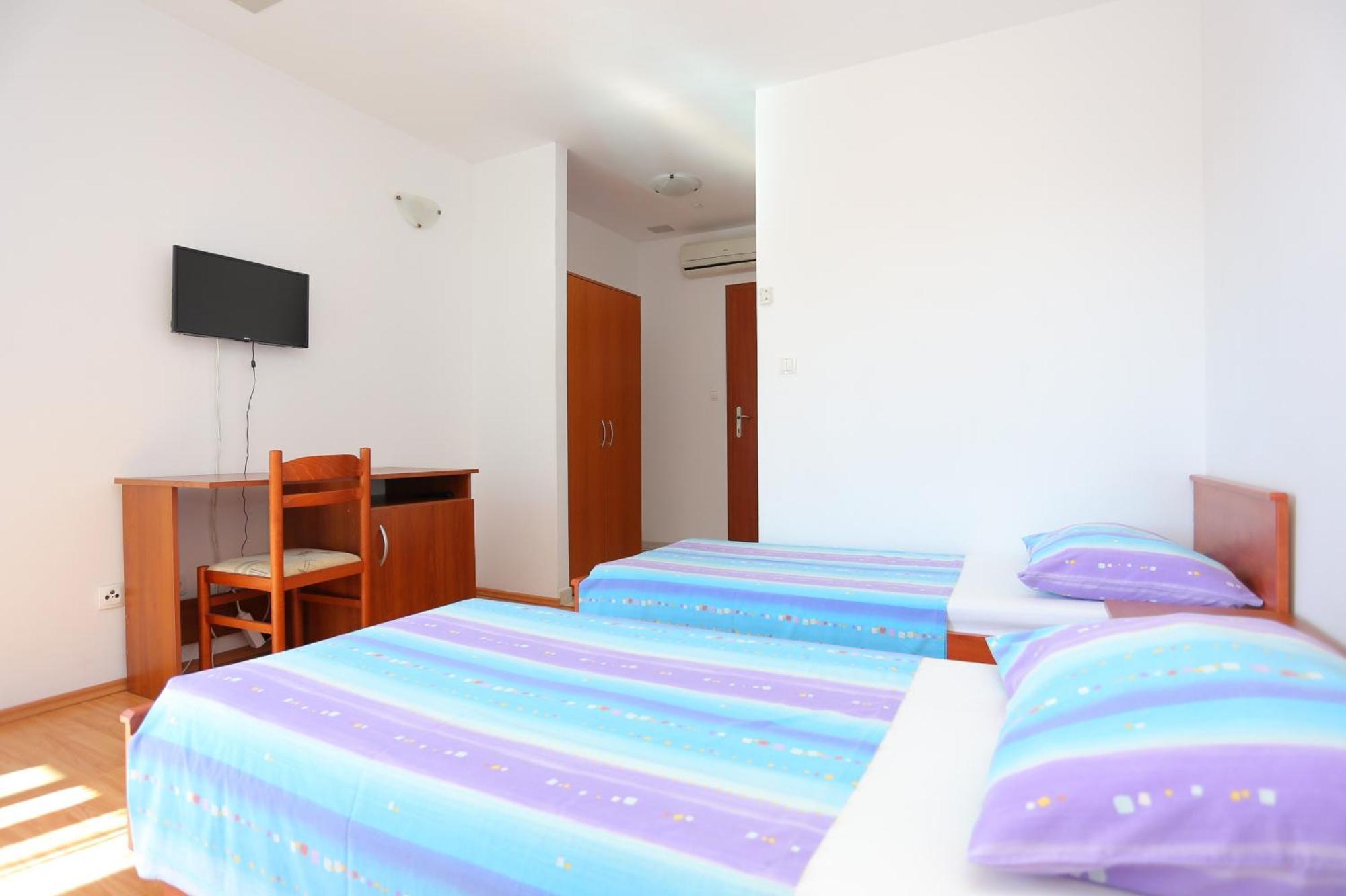 Apartments And Rooms By The Sea Trogir - 16536 Room photo