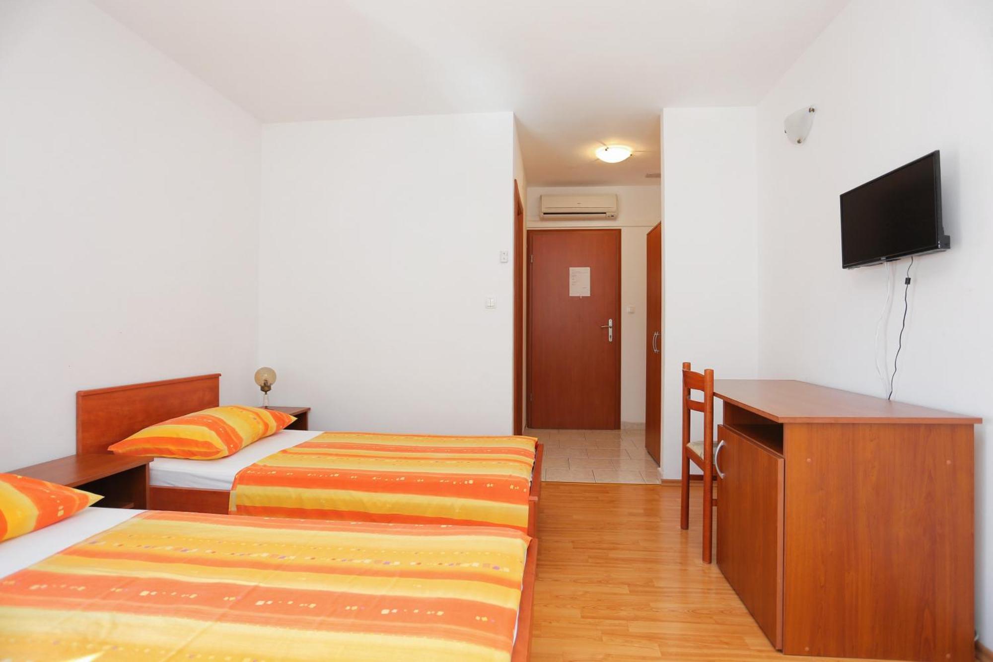 Apartments And Rooms By The Sea Trogir - 16536 Room photo